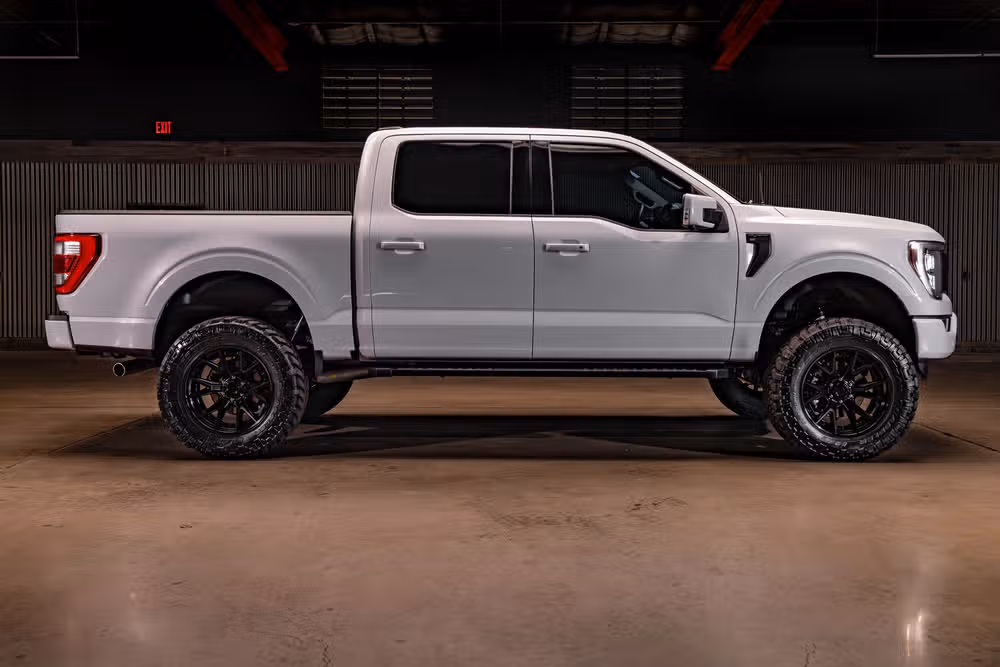 2022 Ford F-150 Lariat SuperCrew Image 11