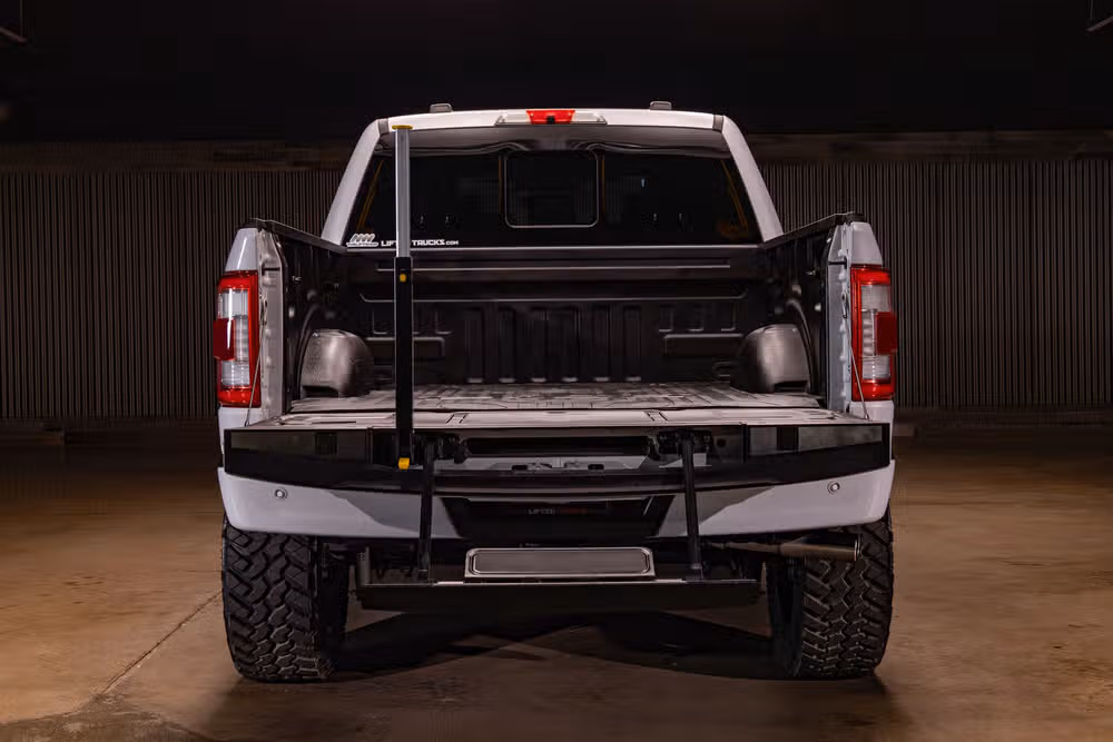 2022 Ford F-150 Lariat SuperCrew Image 9