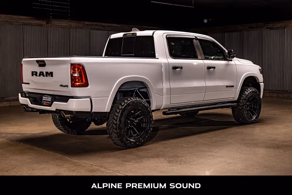 2025 Ram 1500 Laramie Crew Cab Image 10