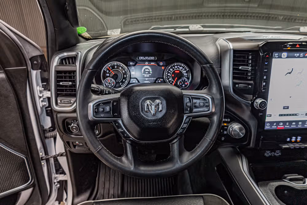 2025 Ram 1500 Laramie Crew Cab Image 18