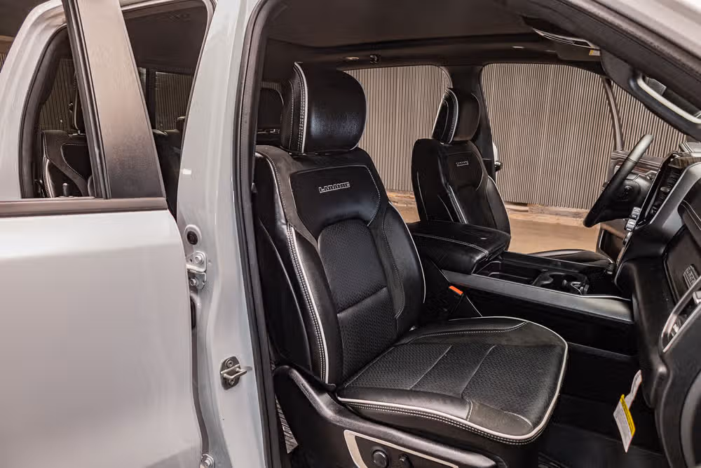 2025 Ram 1500 Laramie Crew Cab Image 32