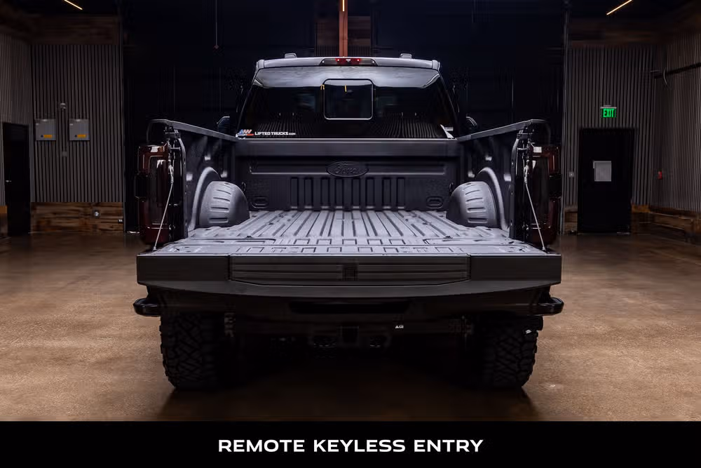 2026 Ford F-250 Super Duty Platinum Plus Crew Cab Image 9