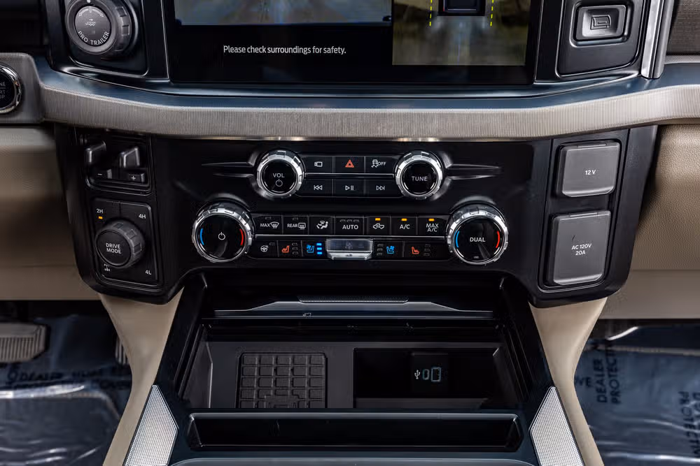 2026 Ford F-250 Super Duty Platinum Plus Crew Cab Image 27