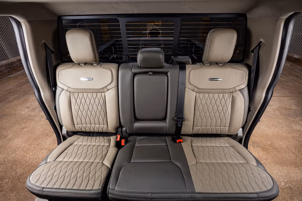 2026 Ford F-250 Super Duty Platinum Plus Crew Cab Image 36