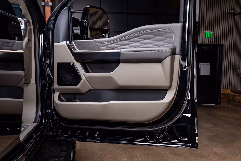 2026 Ford F-250 Super Duty Platinum Plus Crew Cab Image 38
