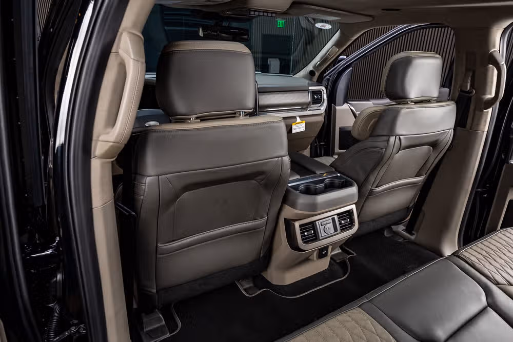 2026 Ford F-250 Super Duty Platinum Plus Crew Cab Image 35