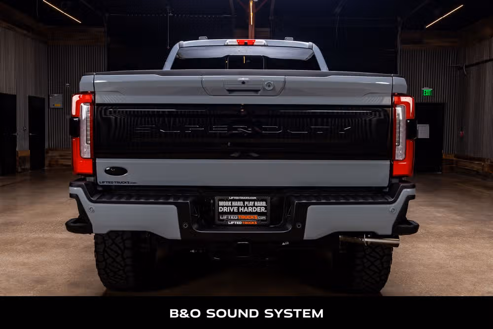 2026 Ford F-250 Super Duty Platinum Crew Cab Image 8