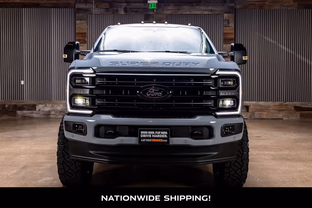 2026 Ford F-250 Super Duty Platinum Crew Cab Image 4