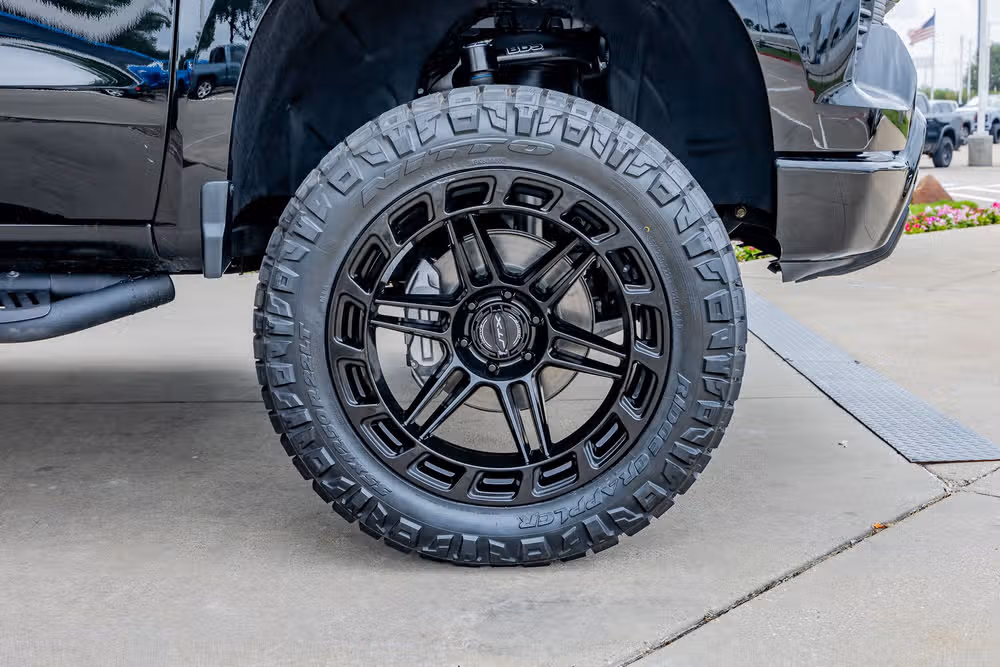 2024 Chevrolet Silverado 1500 LT Trail Boss Crew Cab Image 12