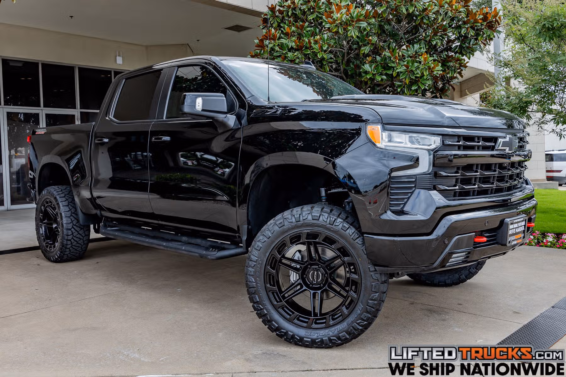 2024 Chevrolet Silverado 1500 LT Trail Boss Crew Cab Image 1