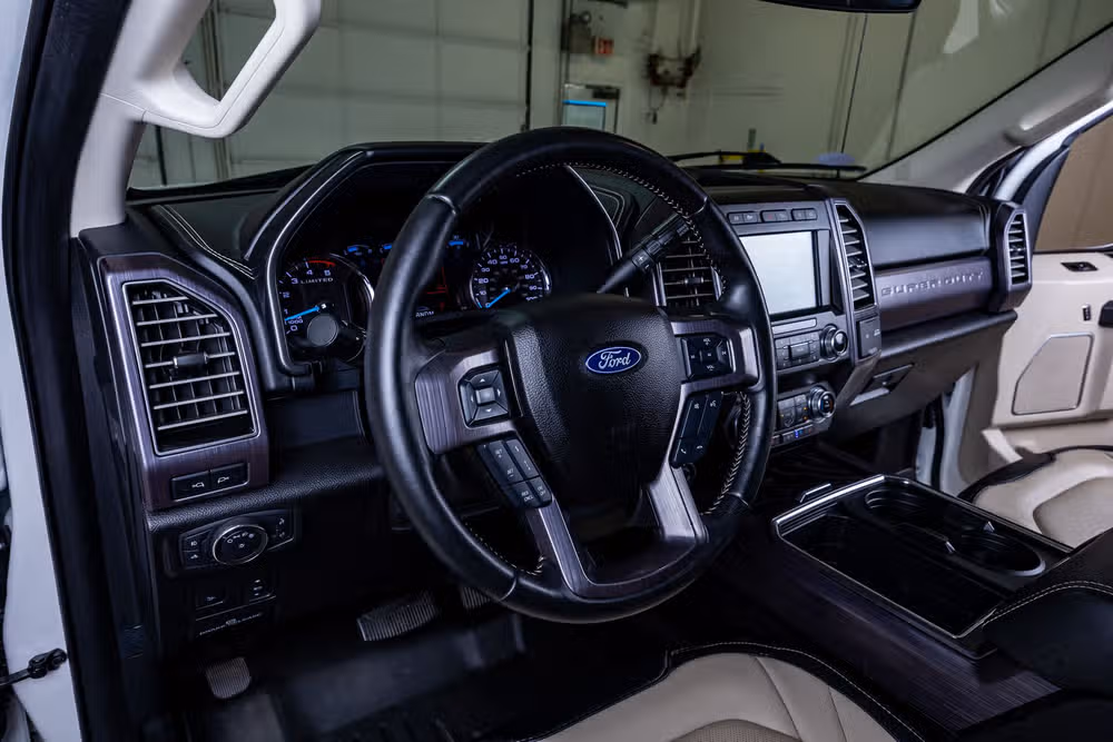 2020 Ford F-350 Super Duty Limited Crew Cab Image 17