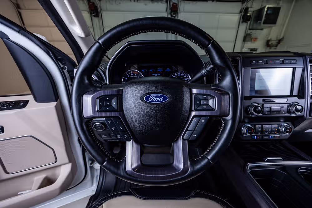 2020 Ford F-350 Super Duty Limited Crew Cab Image 19
