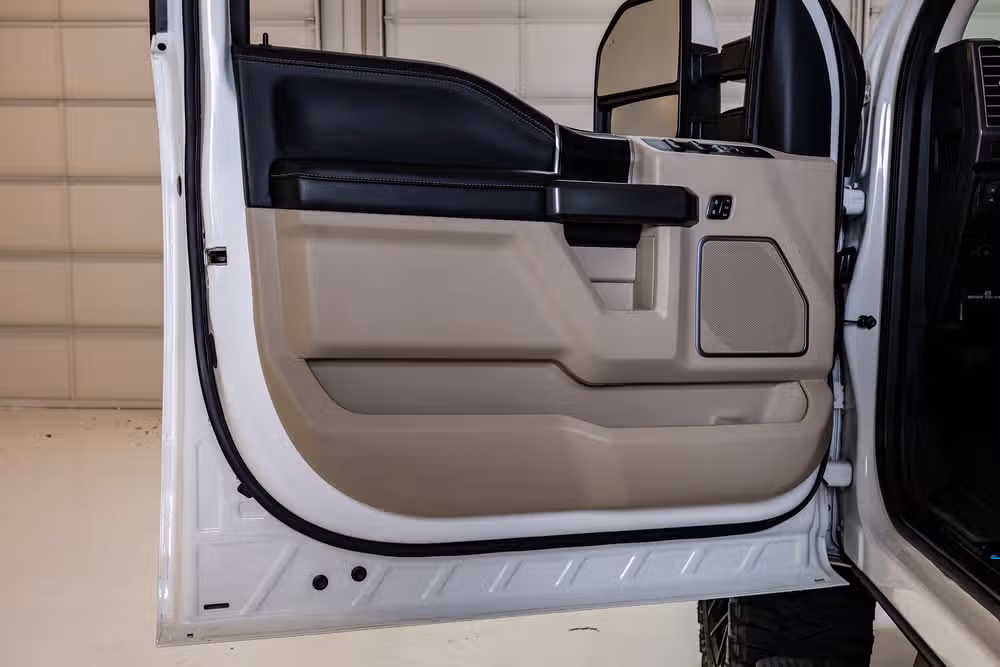 2020 Ford F-350 Super Duty Limited Crew Cab Image 38