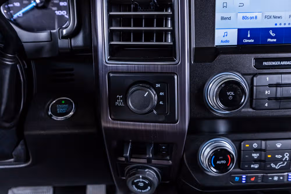 2020 Ford F-350 Super Duty Limited Crew Cab Image 28