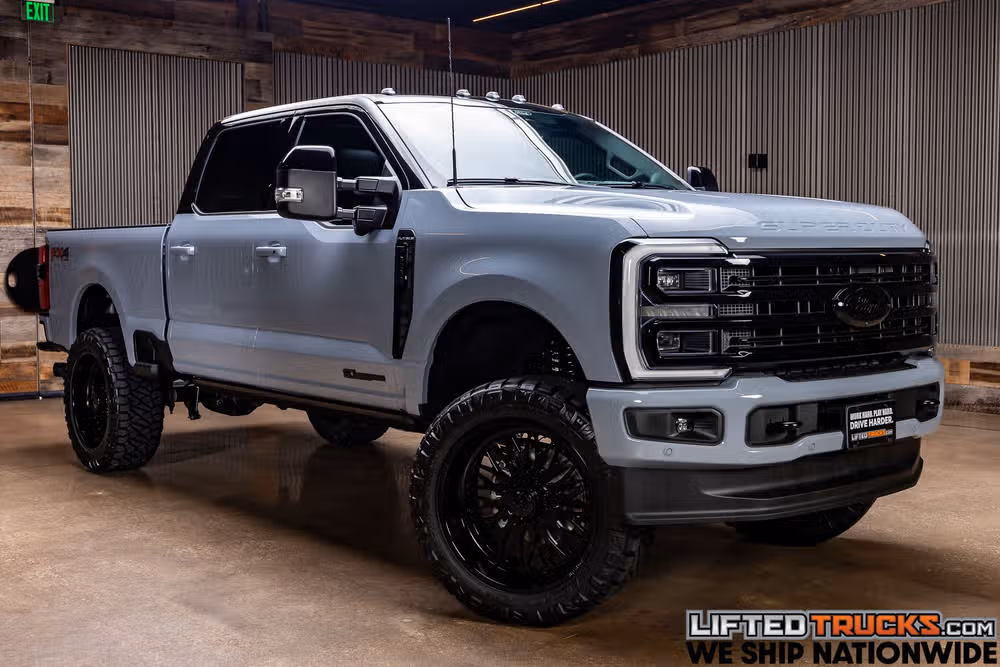 2026 Ford F-250 Super Duty Platinum Crew Cab Image 1