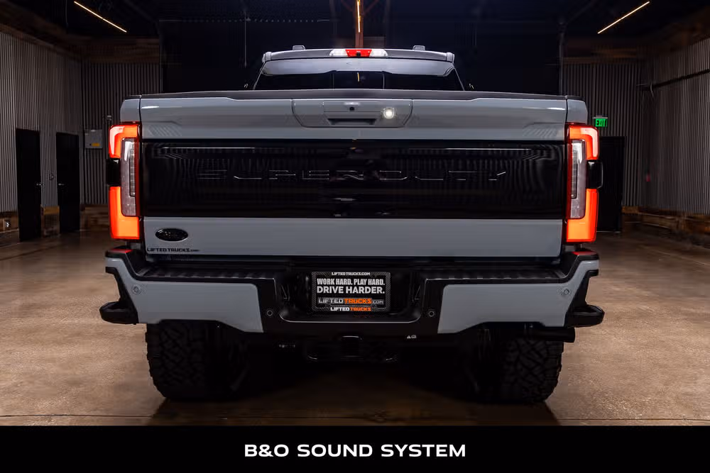 2026 Ford F-250 Super Duty Platinum Crew Cab Image 8