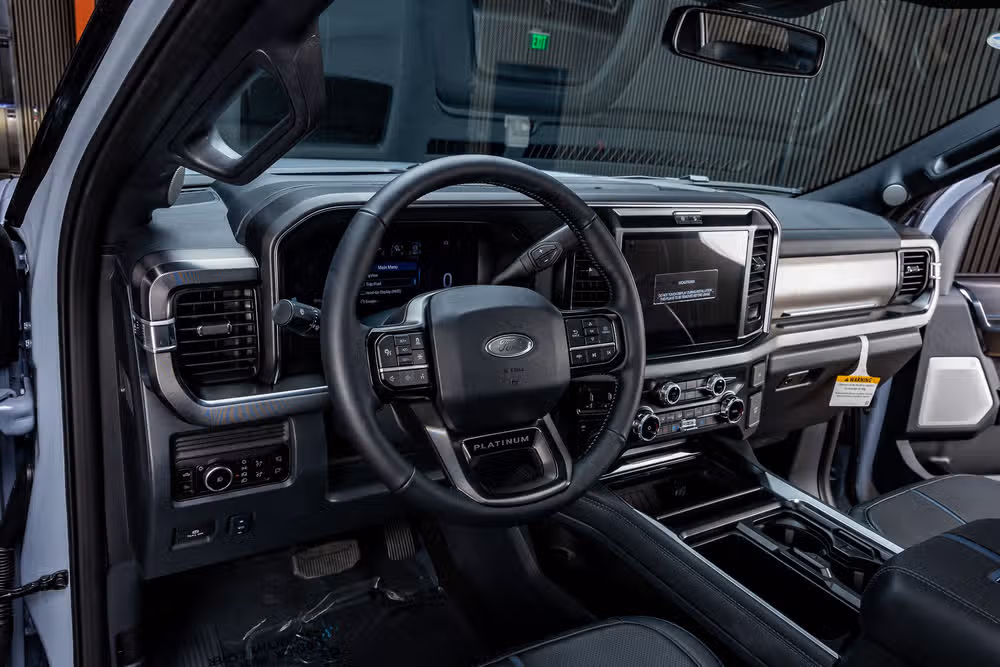 2026 Ford F-250 Super Duty Platinum Crew Cab Image 17