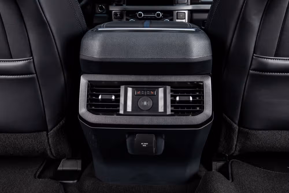2026 Ford F-250 Super Duty Platinum Crew Cab Image 35