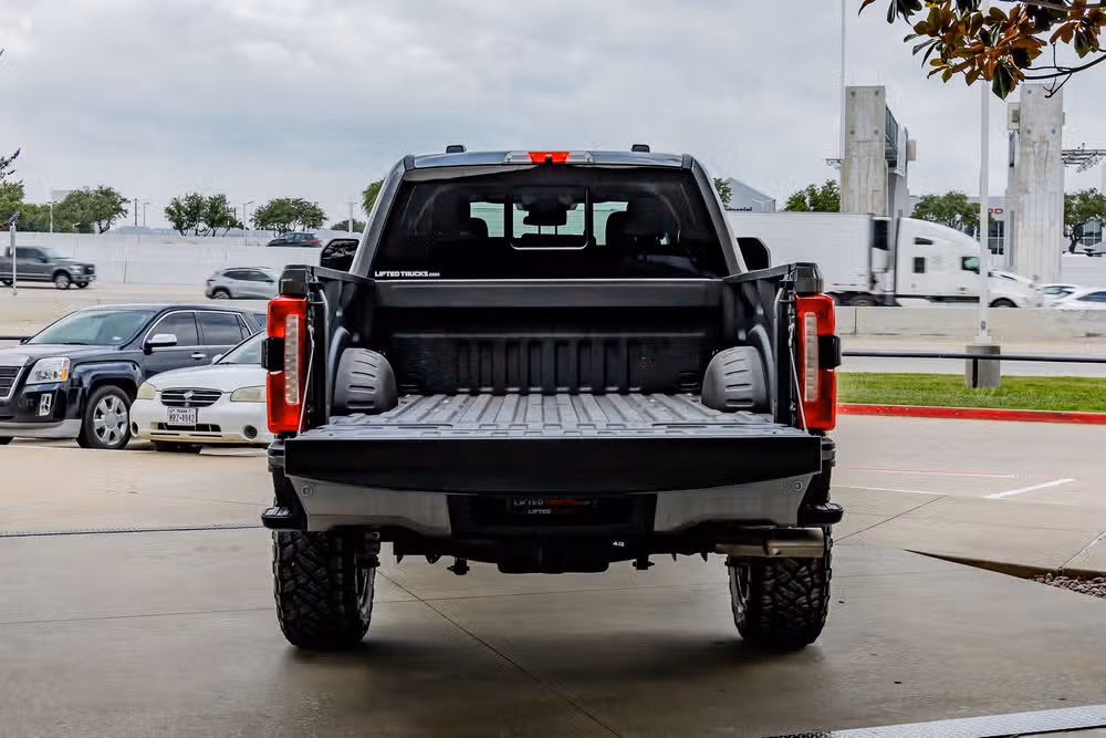 2026 Ford F-250 Super Duty XL Crew Cab Image 9