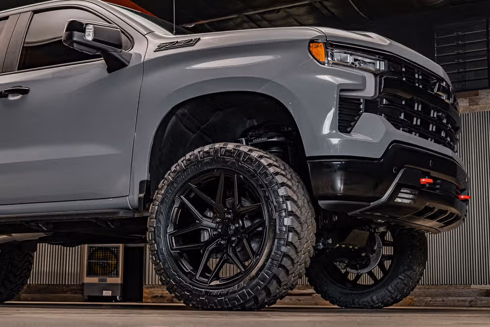 2024 Chevrolet Silverado 1500 LT Trail Boss Crew Cab Image 17