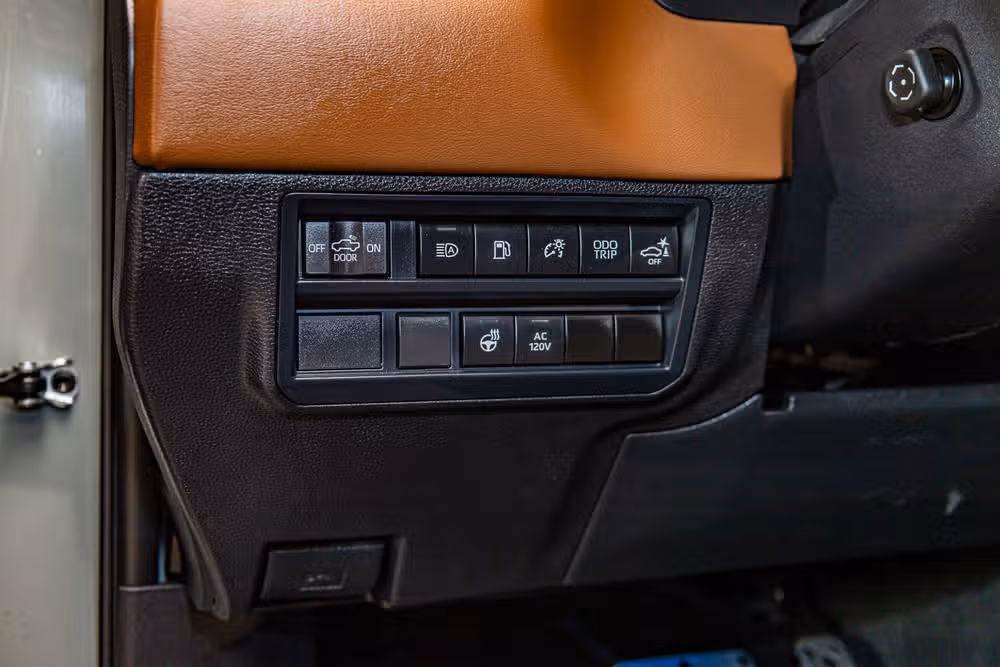 2024 Toyota Tundra 1794 Edition HV CrewMax Image 17