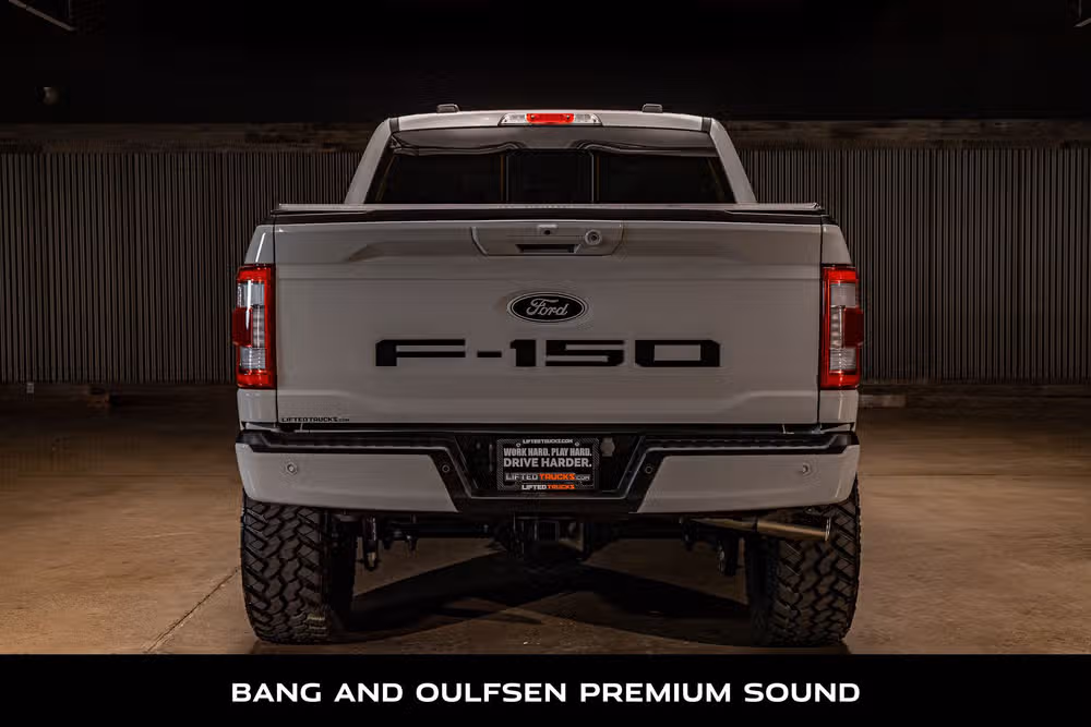 2023 Ford F-150 Lariat SuperCrew Image 8