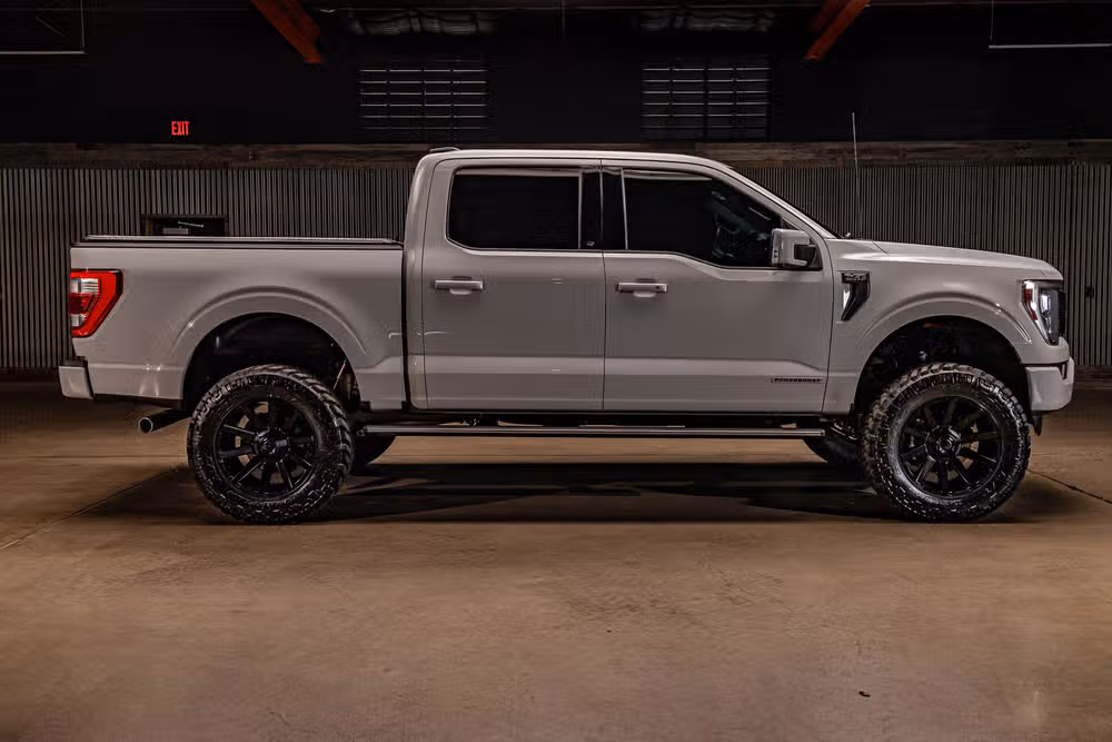 2023 Ford F-150 Lariat SuperCrew Image 11