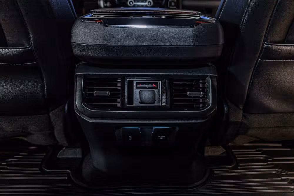 2023 Ford F-150 Lariat SuperCrew Image 27