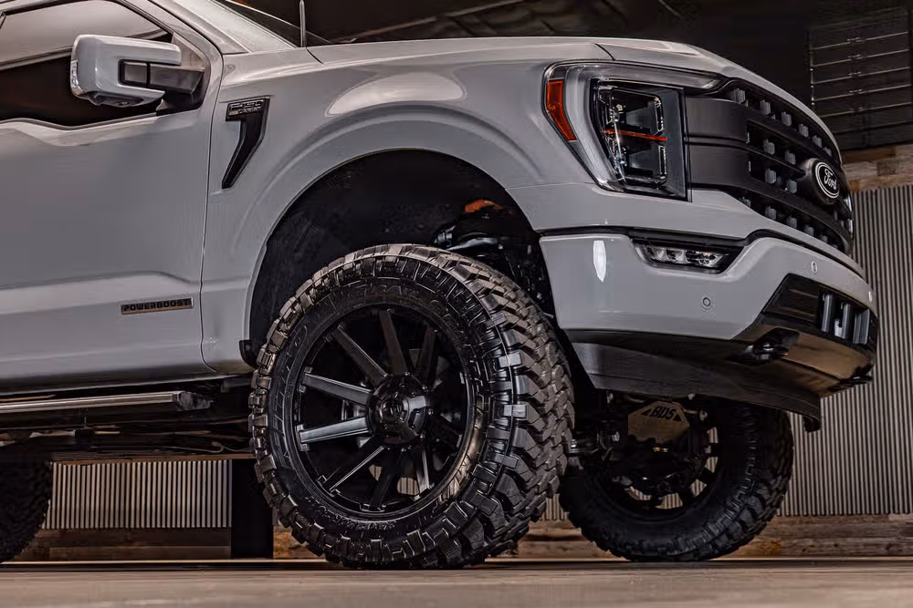 2023 Ford F-150 Lariat SuperCrew Image 16