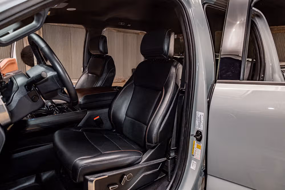 2023 Ford F-150 Lariat SuperCrew Image 24