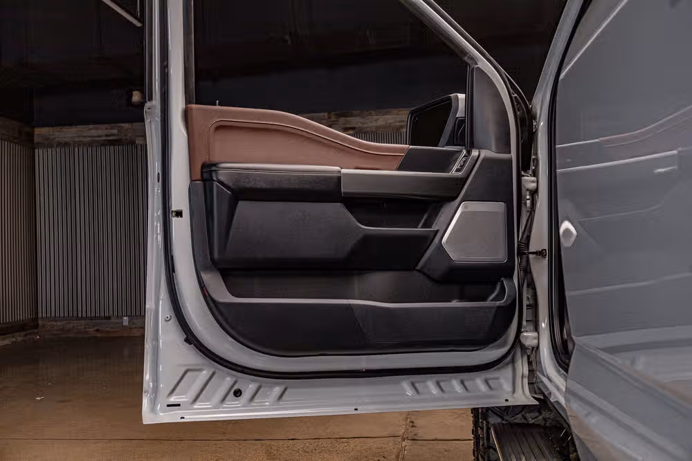 2023 Ford F-150 Lariat SuperCrew Image 33