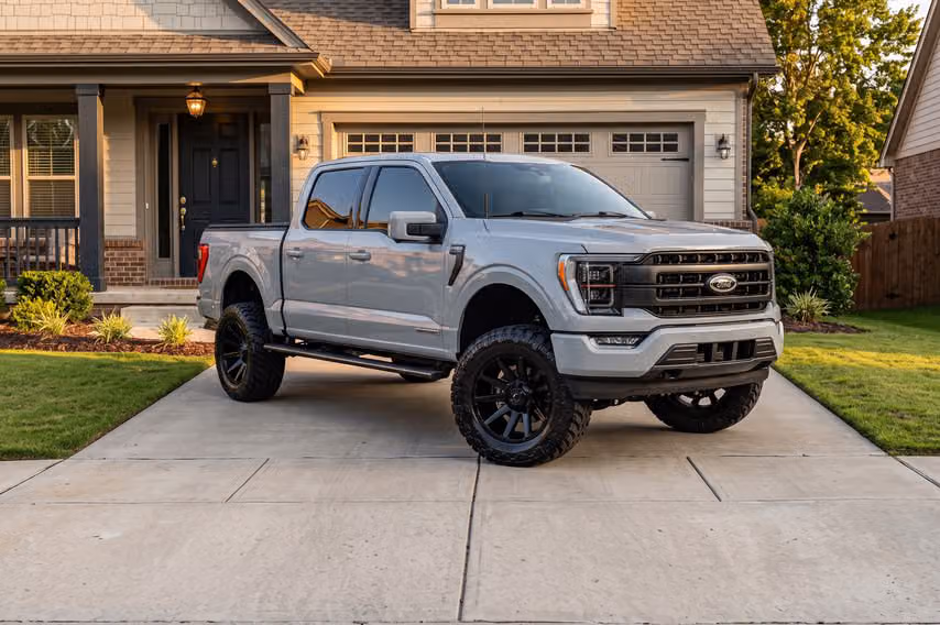 2023 Ford F-150 Lariat SuperCrew Image 36