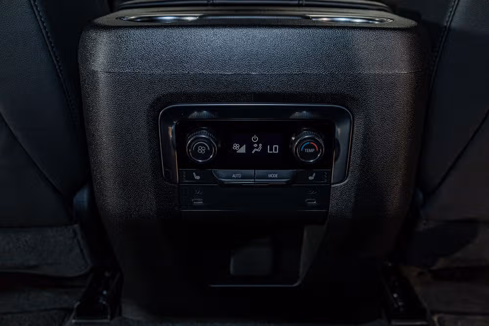 2026 Chevrolet Suburban Z71 Image 24