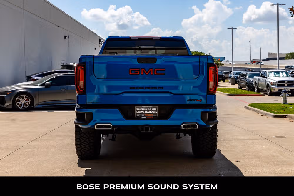 2022 GMC Sierra 1500 AT4 Crew Cab Image 7