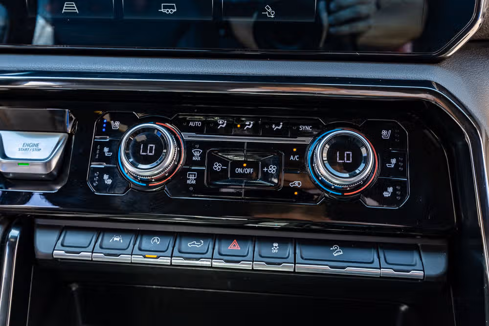 2022 GMC Sierra 1500 AT4 Crew Cab Image 26