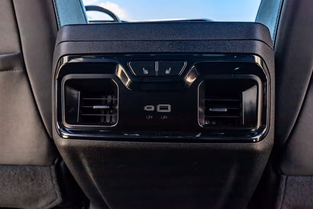 2022 GMC Sierra 1500 AT4 Crew Cab Image 32