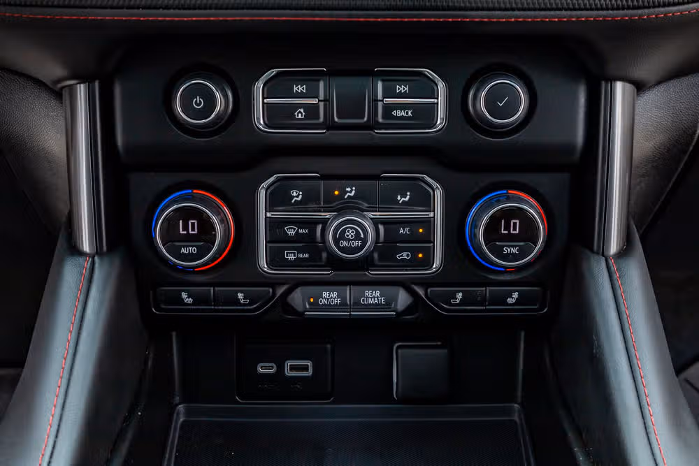 2022 Chevrolet Tahoe RST Image 27
