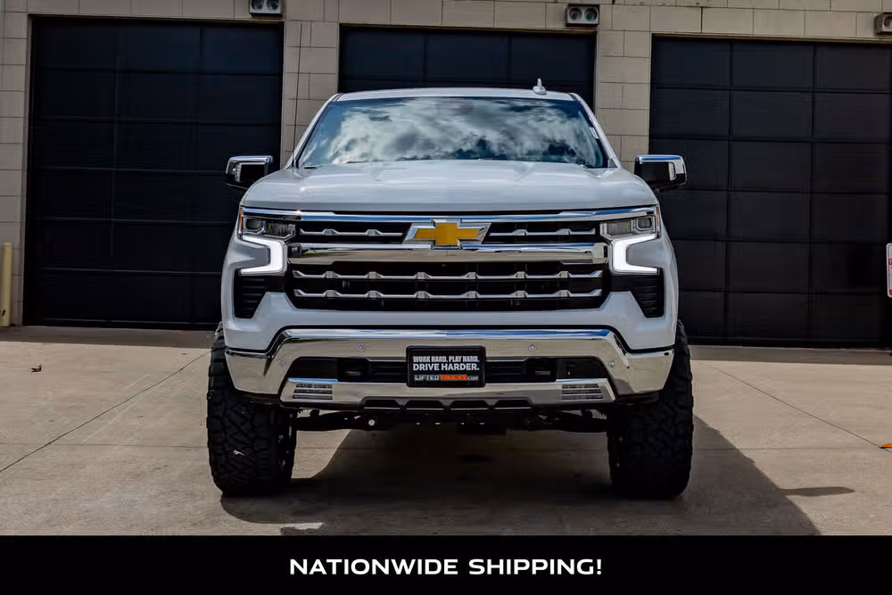 2025 Chevrolet Silverado 1500 LTZ Crew Cab Image 4