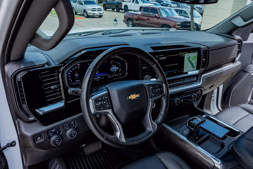 2025 Chevrolet Silverado 1500 LTZ Crew Cab Image 16