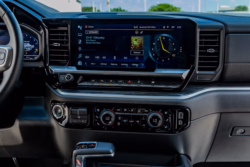 2025 Chevrolet Silverado 1500 LTZ Crew Cab Image 23