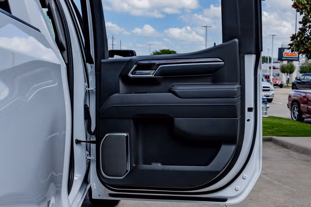 2025 Chevrolet Silverado 1500 LTZ Crew Cab Image 38