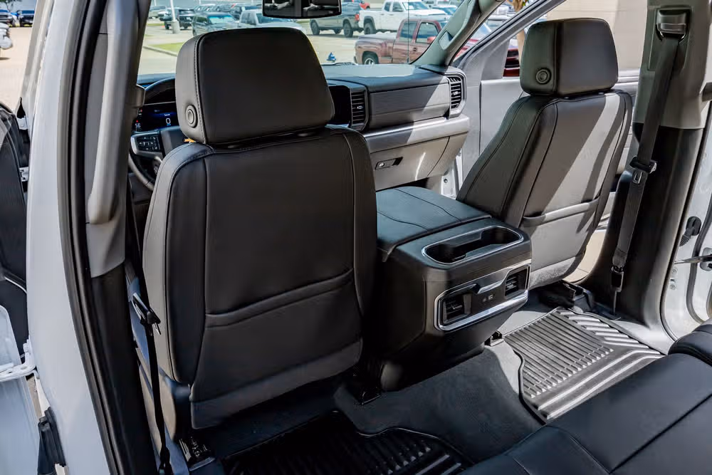 2025 Chevrolet Silverado 1500 LTZ Crew Cab Image 33