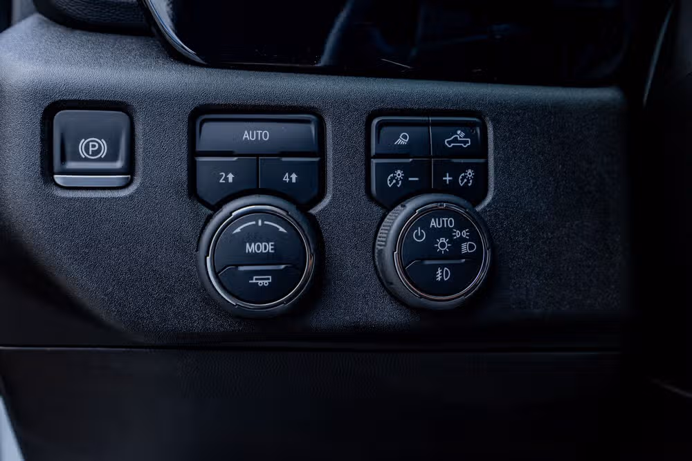 2025 Chevrolet Silverado 1500 LTZ Crew Cab Image 21