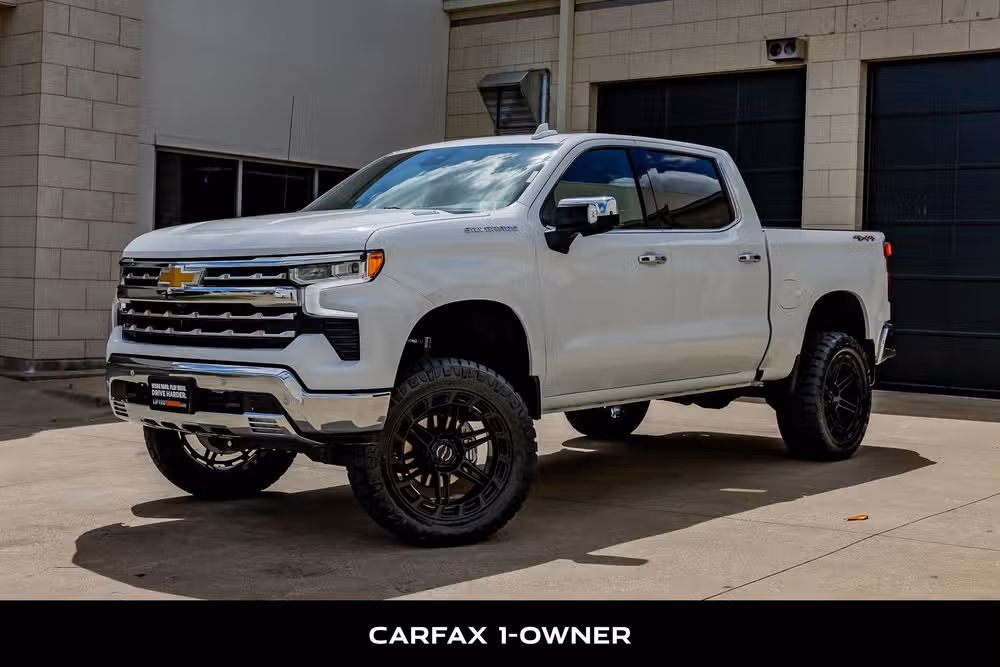 2025 Chevrolet Silverado 1500 LTZ Crew Cab Image 5