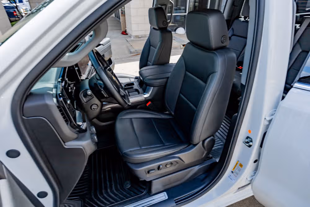 2025 Chevrolet Silverado 1500 LTZ Crew Cab Image 29