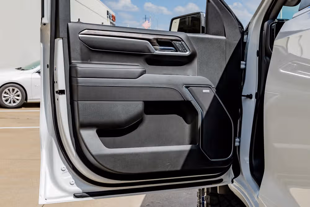 2025 Chevrolet Silverado 1500 LTZ Crew Cab Image 35