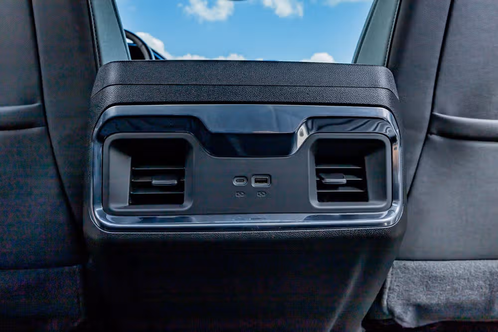 2025 Chevrolet Silverado 1500 LTZ Crew Cab Image 32