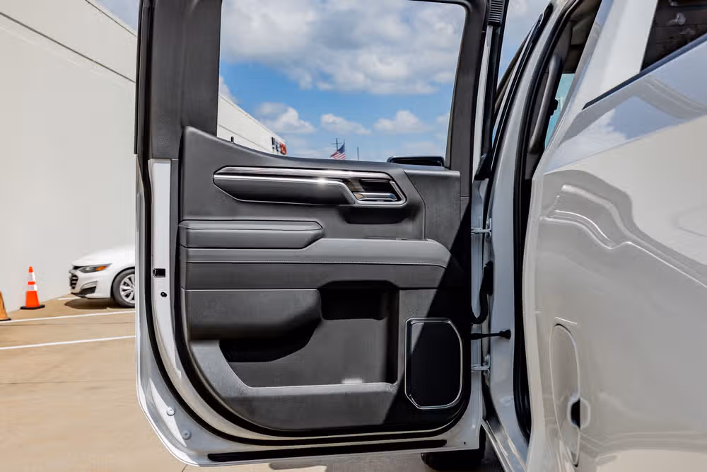 2025 Chevrolet Silverado 1500 LTZ Crew Cab Image 37