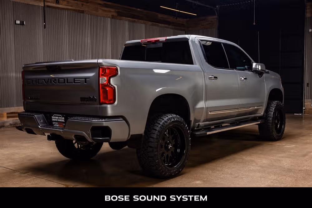 2025 Chevrolet Silverado 1500 High Country Crew Cab Image 10