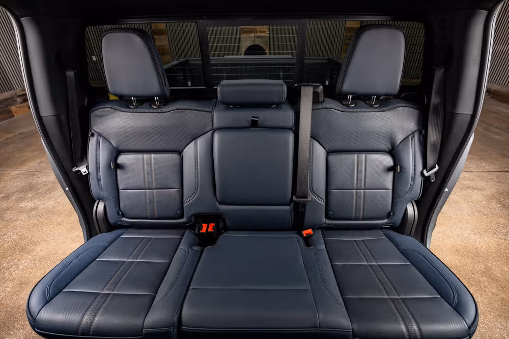 2025 Chevrolet Silverado 1500 High Country Crew Cab Image 36